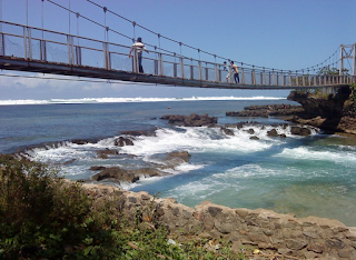 Tempat Wisata Pantai Santolo yang Penuh Keindahan Alam