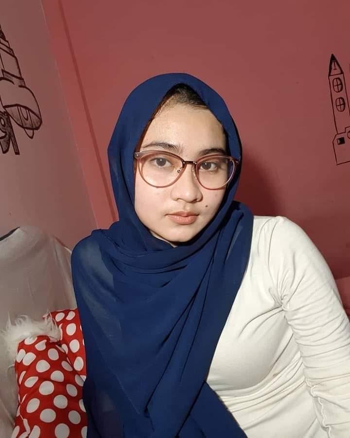 Hijab Girl Line