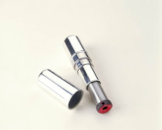 Lipstick pistol is a 4.5 millimeter single-shot weapon