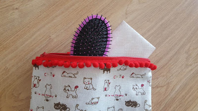 DIY Simple Zippered Pouch Tutorial