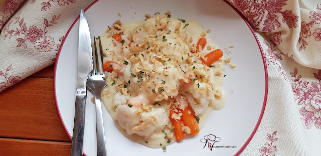 Coliflor con salsa de queso