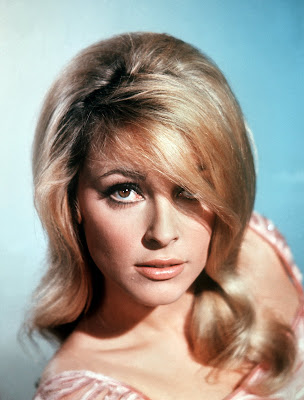 Nascida Sharon Marie Tate em Dallas no dia 24 de Janeiro de 1943 e falecida 