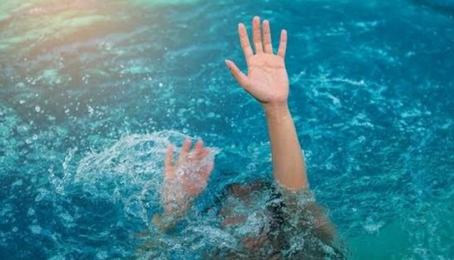 مؤلم.. وفاة طفلة عمرها 4 سنوات غرقا في حوض مائي أمام صدمة أسرتها
