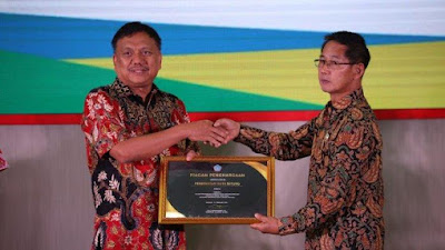 Komitmen Jamsos Ketenagakerjaan, Pemkot Bitung Raih Penghargaan Paritrana Award 2022