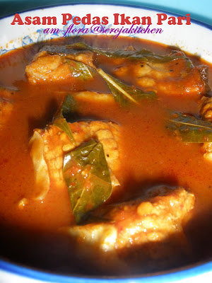 Am-Flora: ASAM PEDAS IKAN PARI & SAYUR KELADI