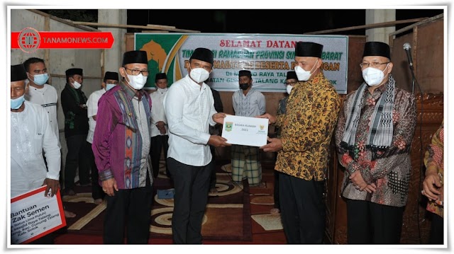 Tim Safari Ramadhan ke Masjid Raya Talang Dapat Bantuan Semen, Uang dan Al Qur'an