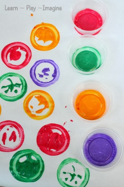 Circle printing - simple art exploration for kids