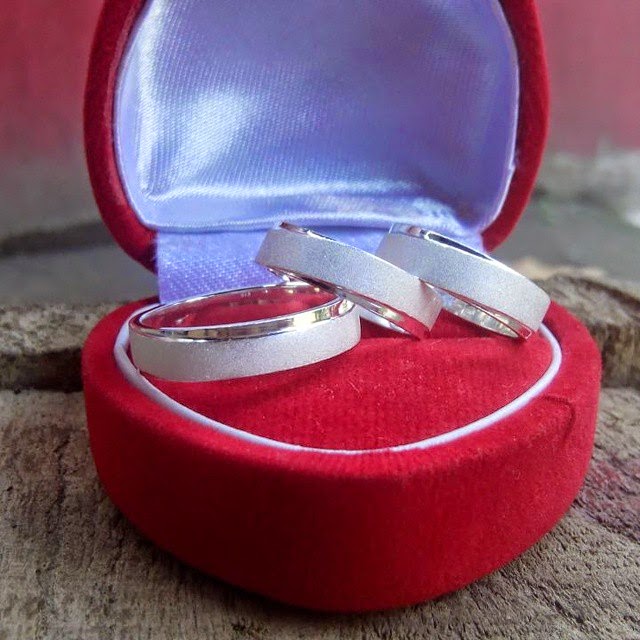 Cincin couple pasangan keluarga samawa cantik dari emas putih