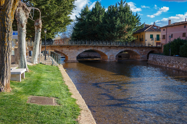 Ruta de los pueblos rojos de Segovia. Ayllón