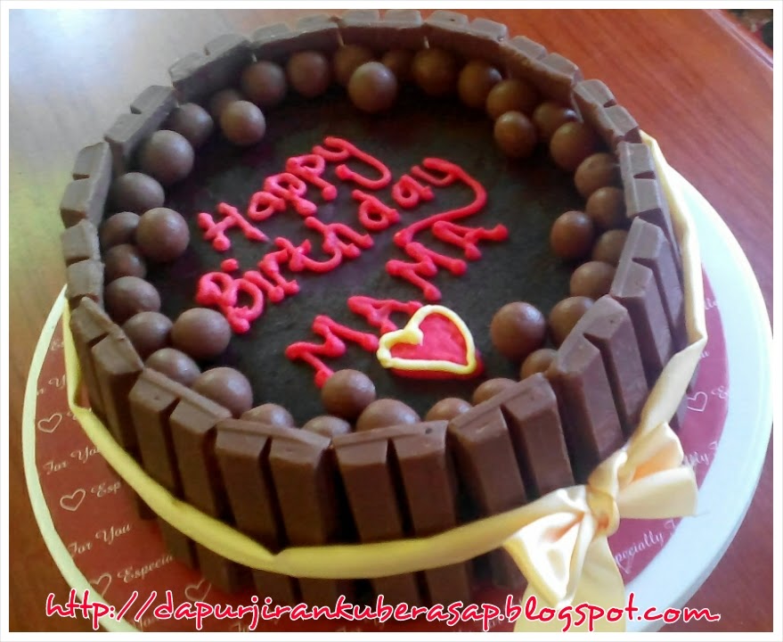 Sweet red cherry: ORDER KEK BIRTHDAY: KEK COKLAT KIT KAT