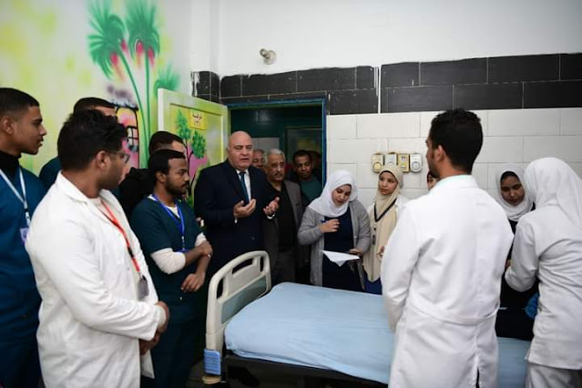 محافظ قنا يتابع حالة التلاميذ مصابى الاختناق بالمستشفى العام - كتبت -عفاف كمال الدين - الناشر المصري