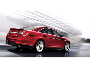 Ford Taurus SHO 2011 (2)