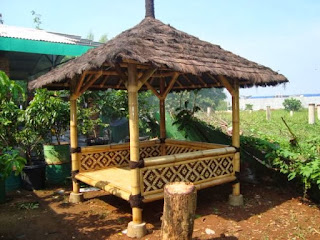 contoh gazebo bambu minimalis