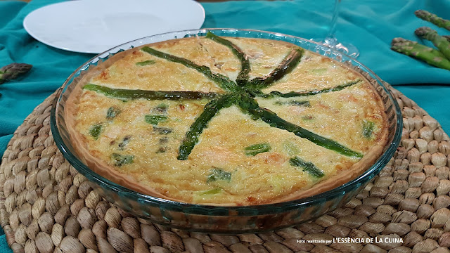 Quiche Esparrecs, Quiche Esparragos, pasta brisa, Salmón, Salmó, cuina facil, cuina saludable, l'essencia de la cuina, blog de cuina de la sonia