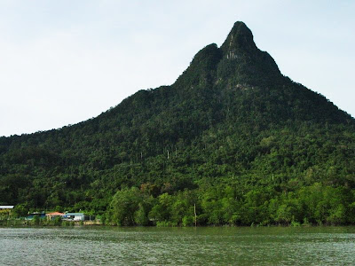 KEMBARA ALAM AADK: Pendakian Gunung Santubong, Sarawak