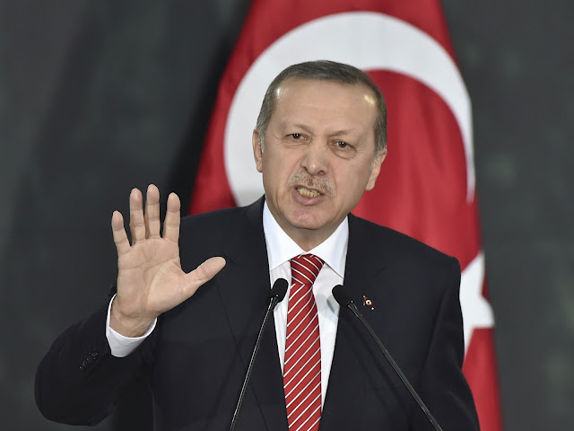 Ερντογάν: "Η Τουρκία δεν θα σταματήσει να βομβαρδίζει τους Κούρδους της Συρίας"