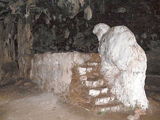 Arkoudiotissa cave