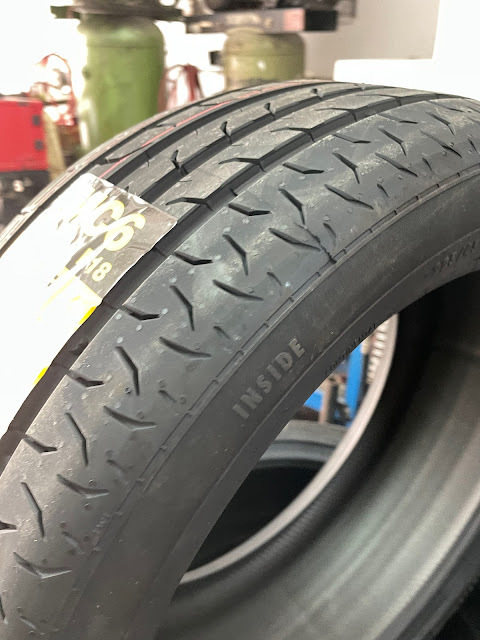 新品爆買い MaxContact MC6 265/40R18 101Y XL カーパーツ アクセス 通販 PayPayモール 