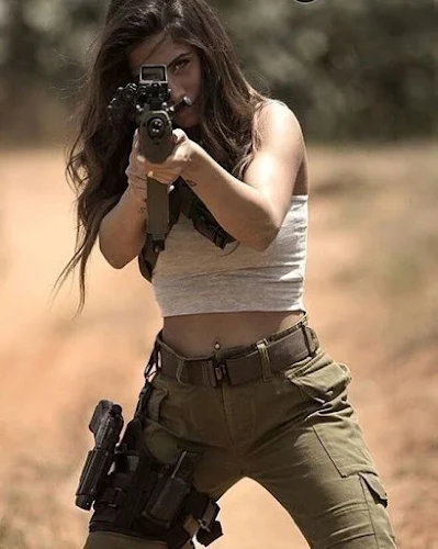 Sexy military girl • Women in the military • Army girl • Women with guns •  Hot armed girls • Tactical Babes 