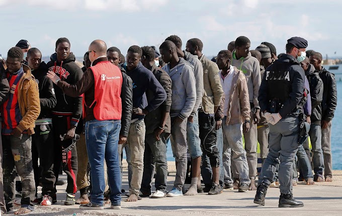 Avviata la raccolta di beni e indumenti per l’accoglienza dei migranti arrivati al porto di Bari