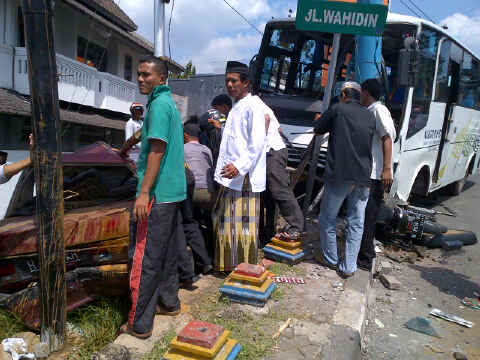 Foto Kecelakaan Karambol di Tanah Putih Semarang 3 Mei 