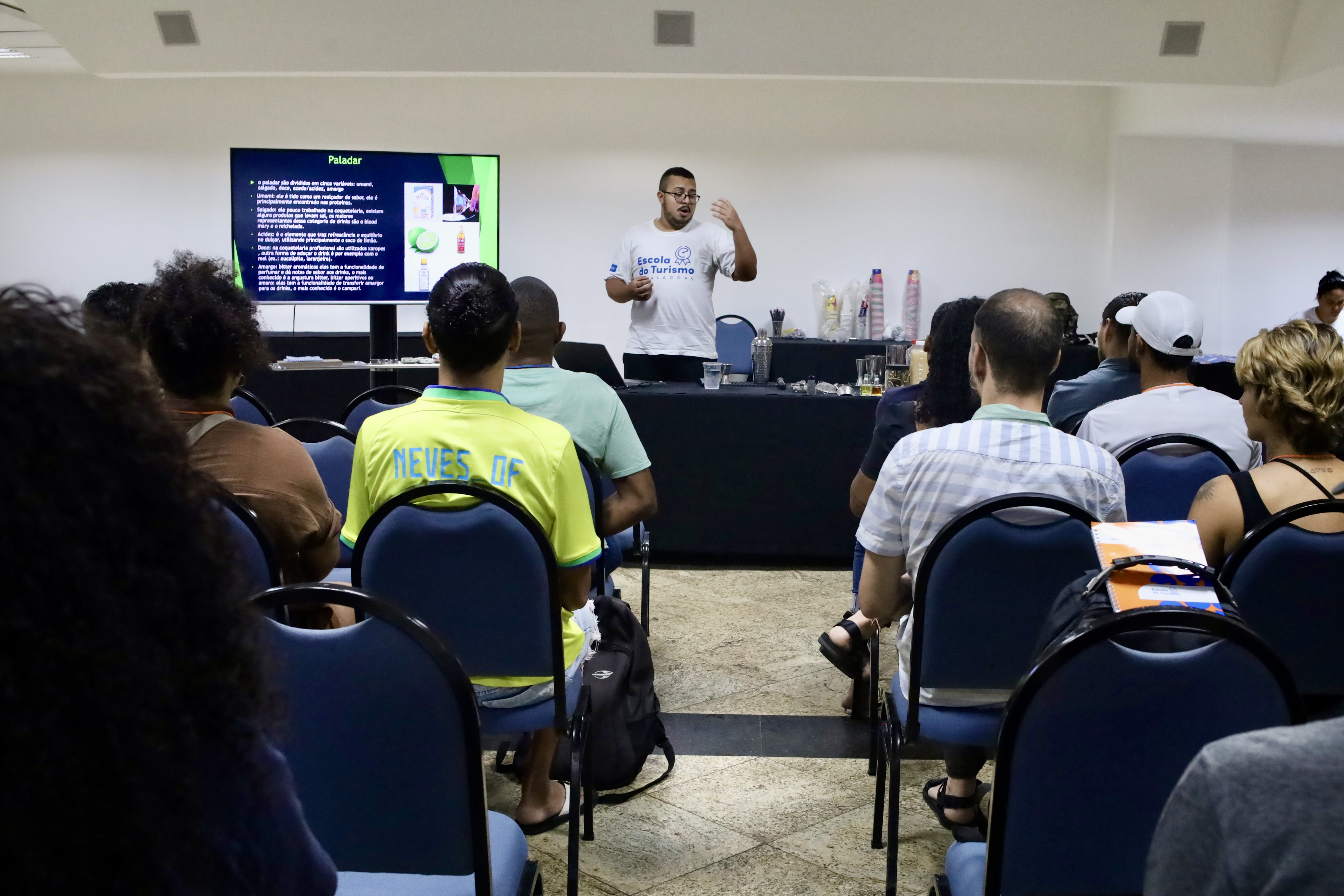 Escola do Turismo: Setur capacita profissionais das festas de réveillon em Alagoas