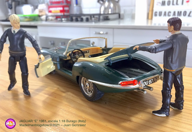 Coche escala 1:18 Jaguar “E” de 1961, Burago