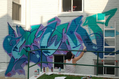 Making Graffiti On The Walls Of Your Home