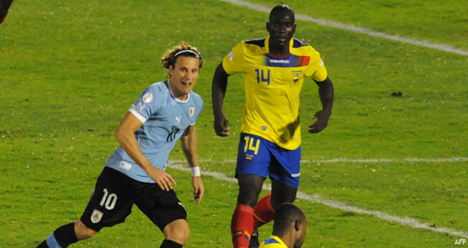 Uruguay salva empate de local frente a Ecuador