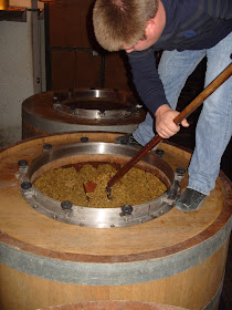 How an orange wine is made