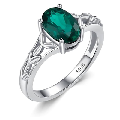 Top Tips For Choosing an Emerald Engagement Ring