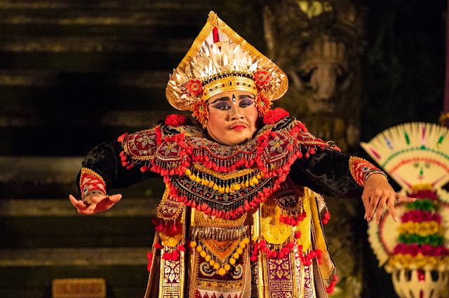 Danza tradizionale balinese Tempio Saraswati, Ubud-Bali