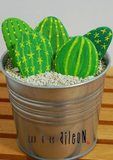 http://utopiaileon.blogspot.com.es/2014/09/pintando-piedras-cactus.html