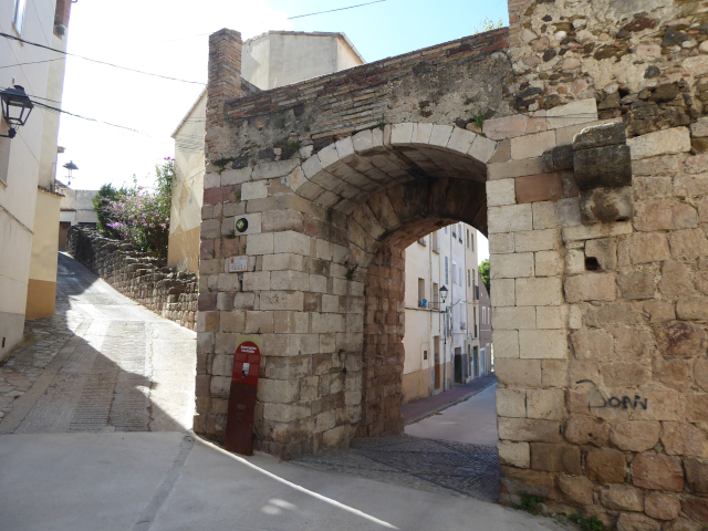 Portal de la muralla de Falset