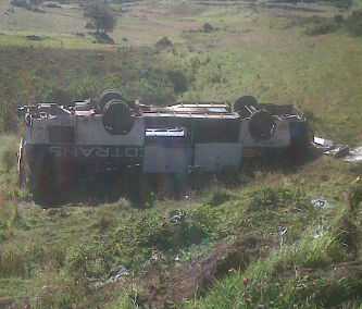 Atención, UN MUERTO, UN DESAPARECIDO Y AL MENOS 20 HERIDOS, DEJÓ ACCIDENTE DE BUS QUE CUBRÍA LA RUTA CÚCUTA – MÁLAGA - BOGOTÁ