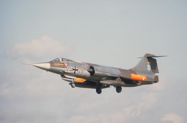 24+28 F-104G WGM made a high-level approach at RAF Bentwaters