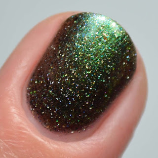 green multichrome nail polish