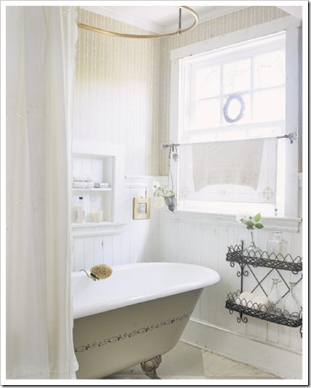 bathroom-tub-window-htours