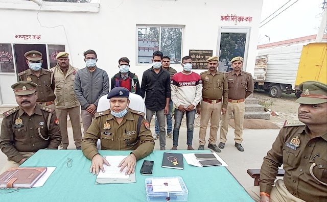 थाना कोतवाली द्वारा गैगेस्टर एक्ट से सम्बन्धित 04 शातिर वाहन चोर/लूटेरे गिरफ्तार, कब्जे से 05 अदद मोटरसाइकिल व 01 अदद बुलेट गाड़ी सहित 01 अदद देशी पिस्टल 32 बोर बरामद  