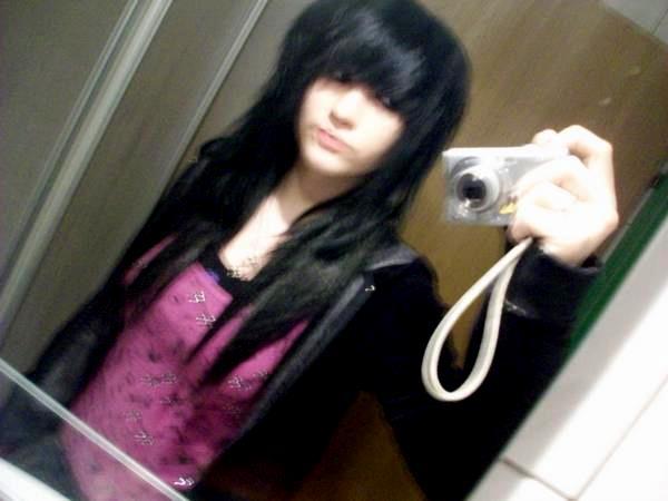 black emo hairstyle. Black-Emo Hair Style Picture