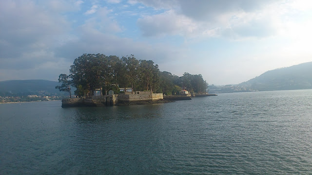 Resultado de imagen de isla san simon pontevedra