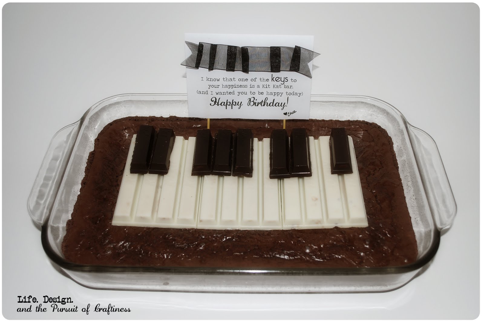 Cake in Shape of Piano and Cello Stock Image - Image of decorated, cello:  64525167