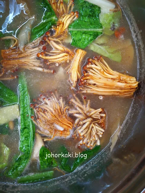Private Chef in a Coffee Shop. Teochew Big Brother. Singapore Teochew-Big-Brother-Singapore-潮州大兄