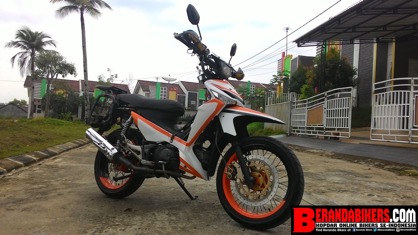 Modifikasi Honda Supra X 125 menjadi Supermoto, racun para pengguna .