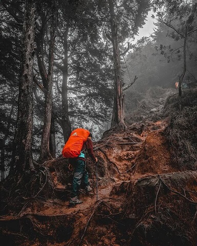 Mendaki gunung bisa memperkuat otot kaki - foto instagram zimay_svn