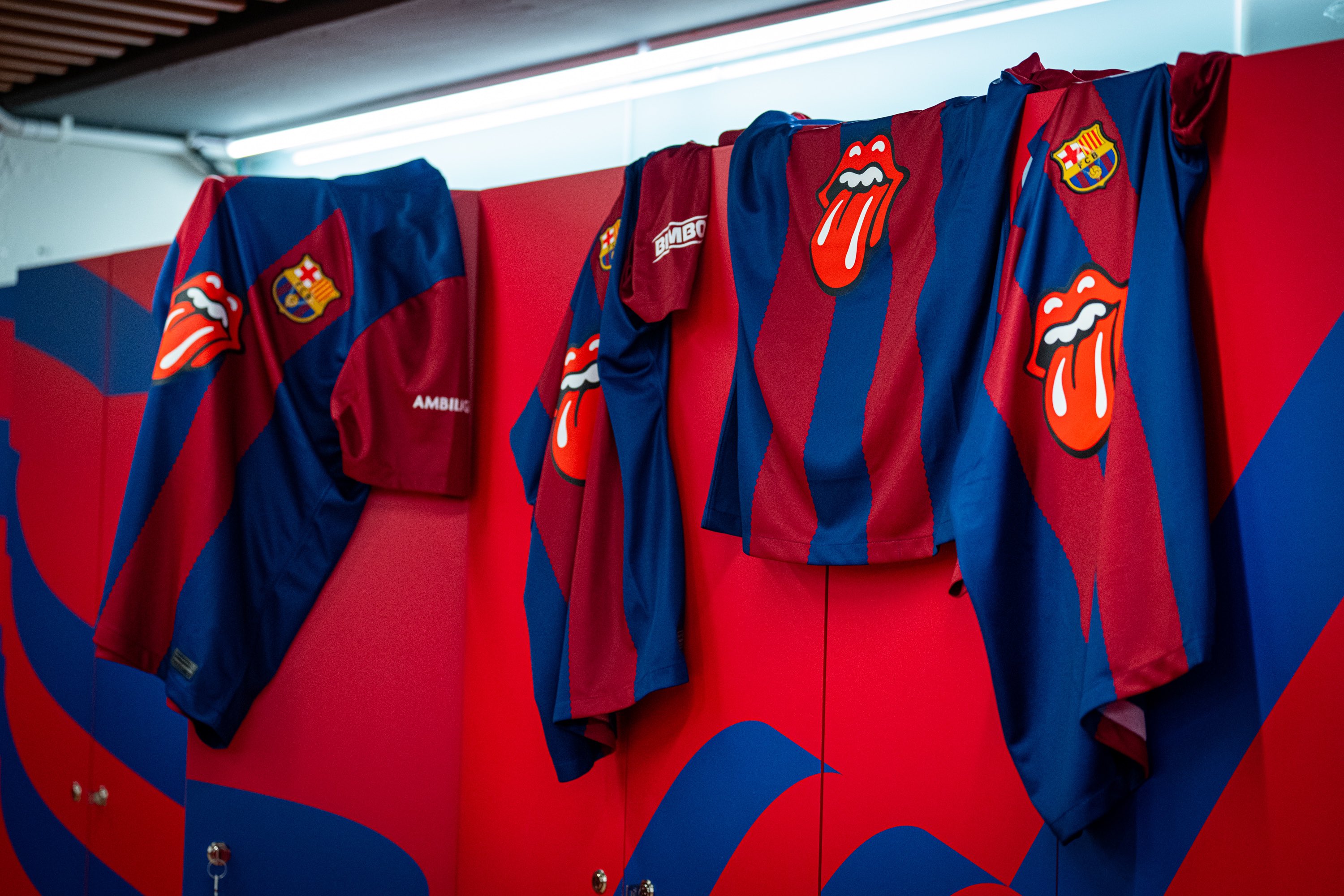 Barcelona's New Kit Causes Controversy Ahead of El Clásico Spanish club Barcelona recently unveiled a provocative jersey design for the upcoming El Clásico match against rivals Real Madrid. The revealing shirt immediately sparked controversy and debate ahead of the marquee La Liga clash on October 28.