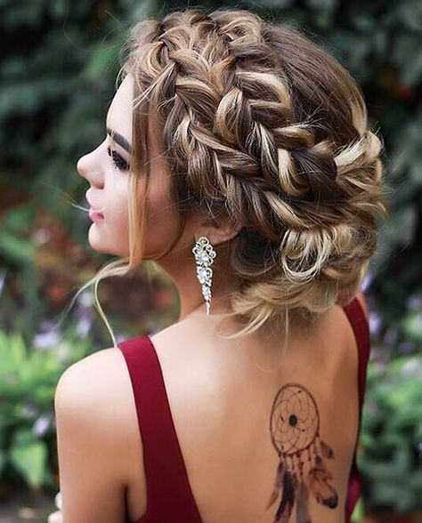 Gorgeous Prom Hairstyle for Long Hair
