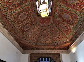 soffitto intarsiato palazzo bahia marrakech