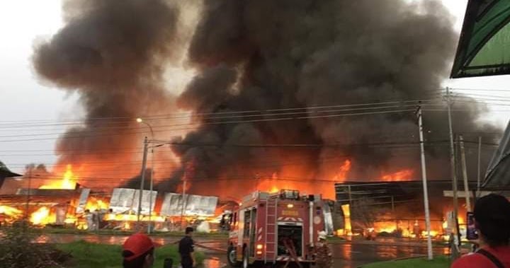 Kedai perabot kenderaan musnah terbakar di Donggongon 