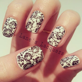 quiz-dress-nail-art-competition-black-and-white-matte-roses-manicure